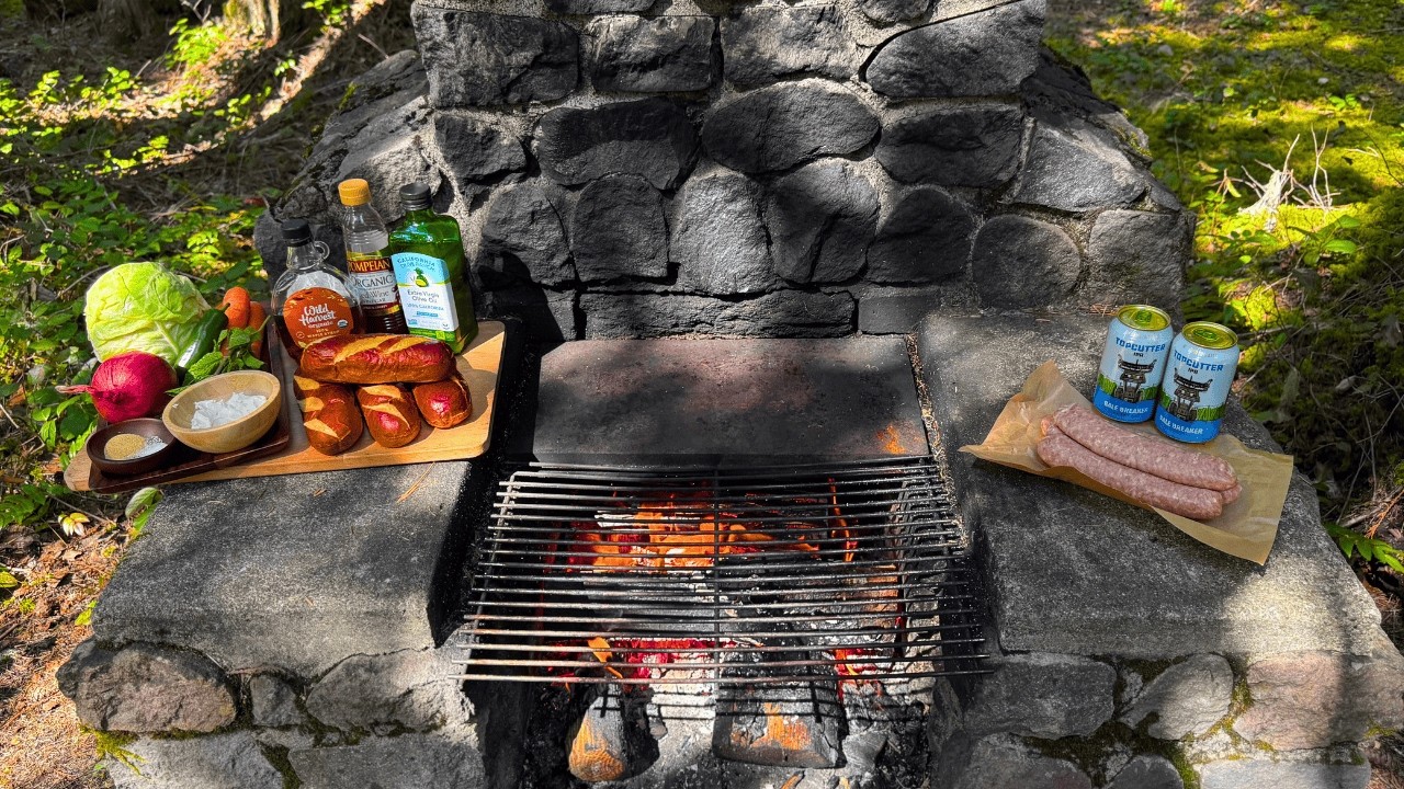 🔥grilling BEER BRAISED SEATTLE STYLE BRATS with cabbage slaw in the forest kitchen🔥  (no talking)
