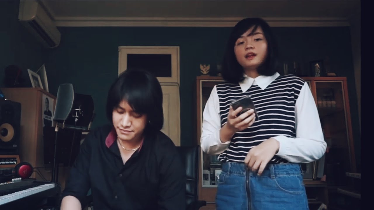 Kevin Aprilio Feat. Cynantia Pratita STEREOWALL - Clock Strikes COVER