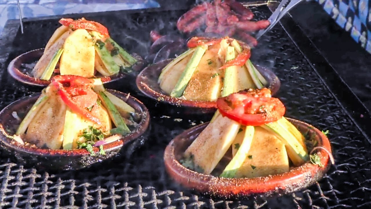 Street Food of Marrakech. Moroccan Tajine, Msemmen and More, Jemaa el-Fna