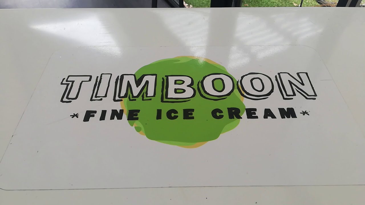 Timboon Fine Ice cream! Local fresh Ice cream! Let's scoop it hehehe!