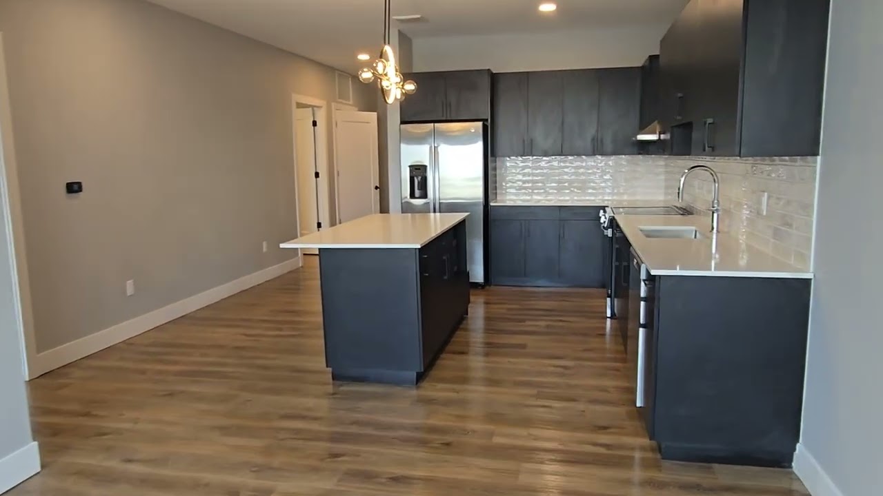 Lindsey Living Apartments in Troy, MI | Explore Apartment 212