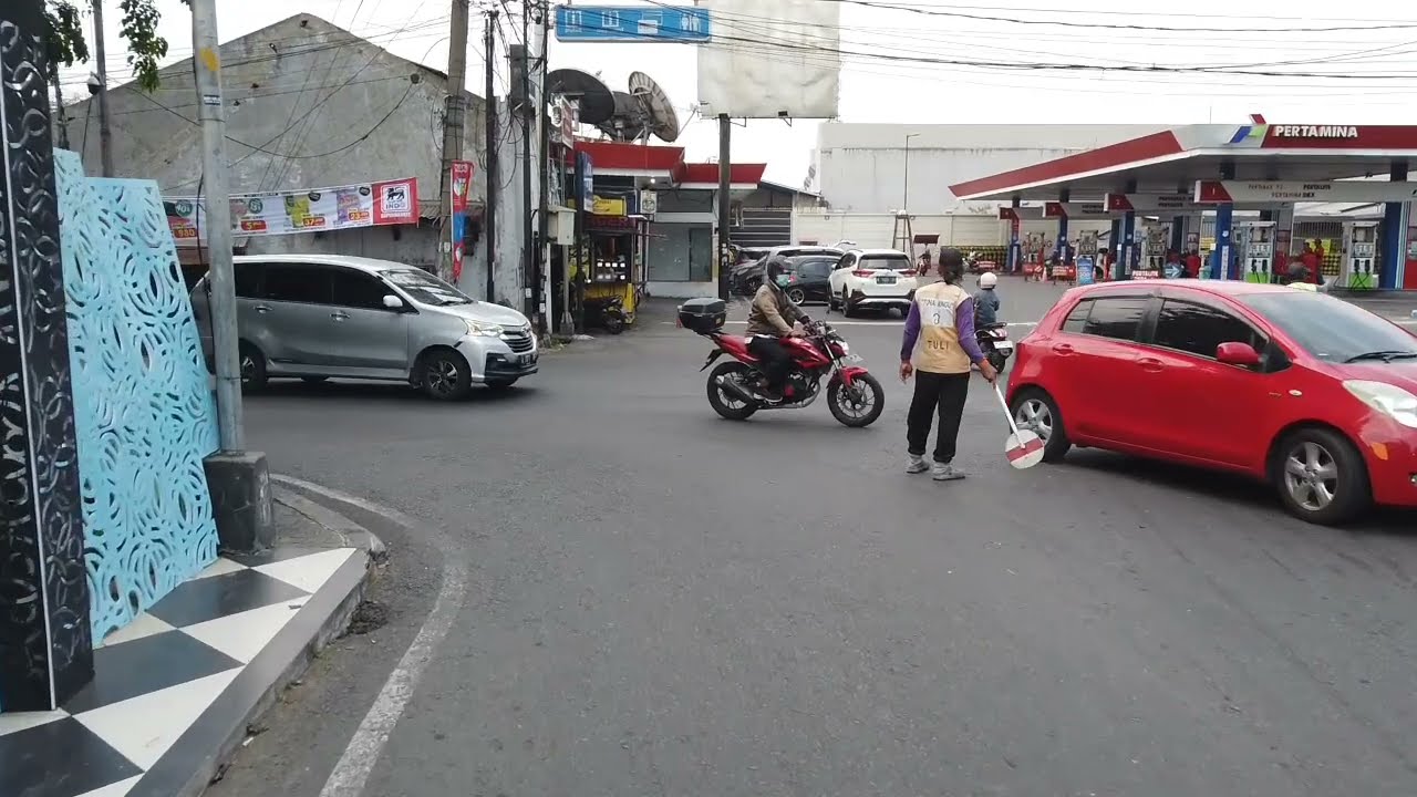 Sendiri di Jalan Raya | Vlog Santai