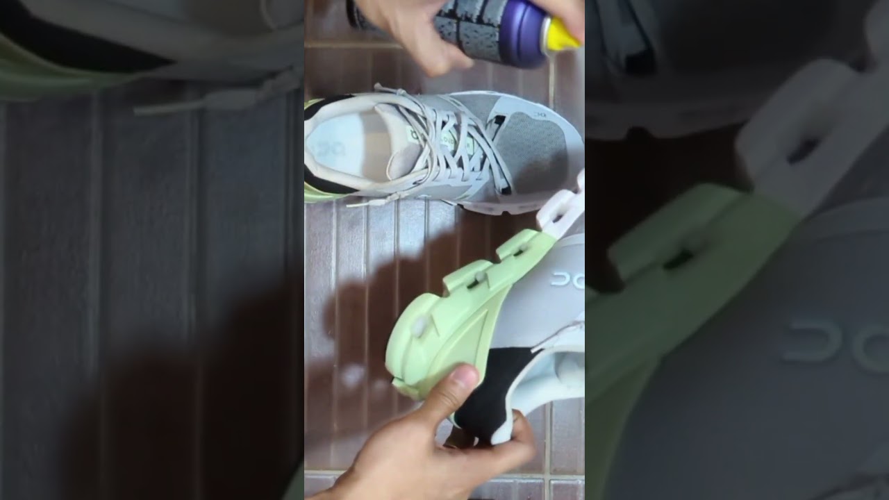 On Cloud running shoes Cloudflyer 4 shoe cleaning