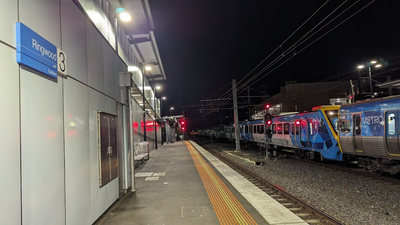 Comeng Hauls XT2 On The Belgrave Line
