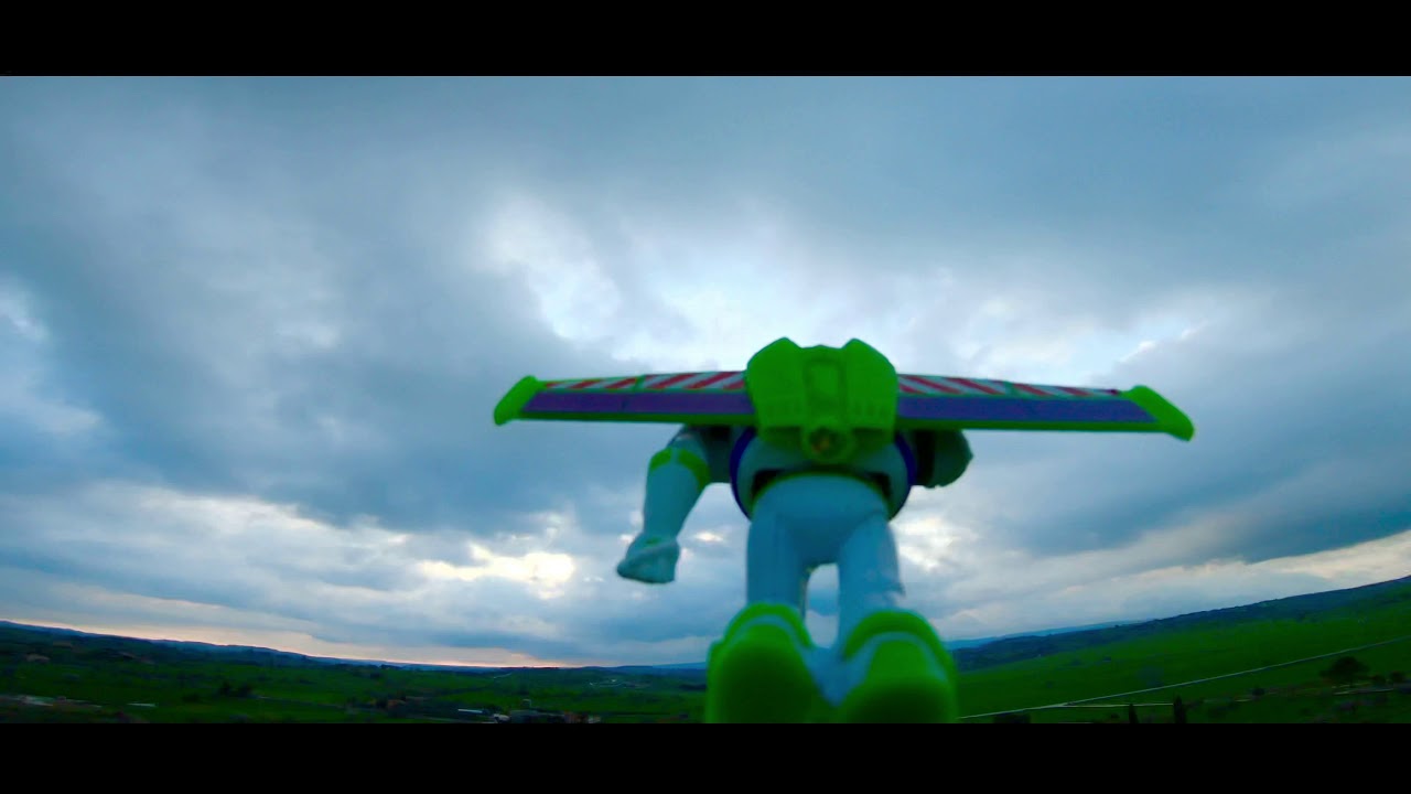 Can fly Buzz lightyear ?
