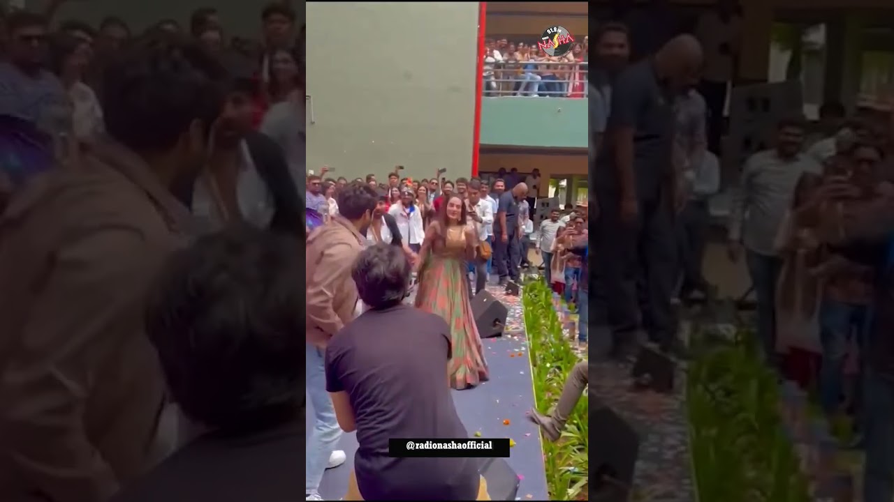 Ameesha Patel and Sunny Deol do the gaddi routine in Gujarat as they promote Gadar 2