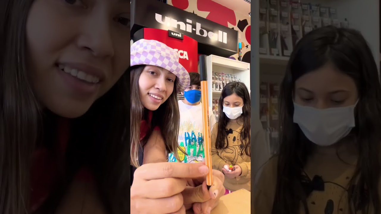 Desenhando com 2 artistas na papelaria TIPODELA