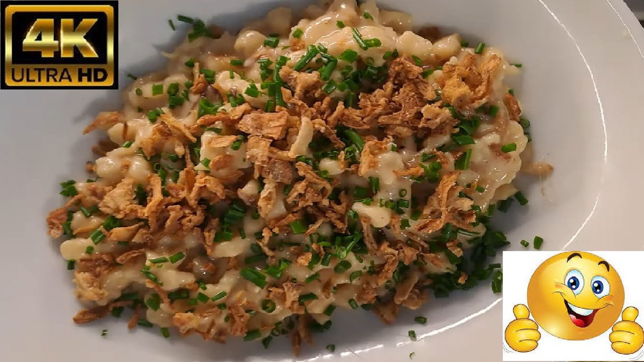 Osztrák sajtos nokedli (käsespätzle)  pirított hagymákkal ! Sok sajttal tejszín nélkűl .-)