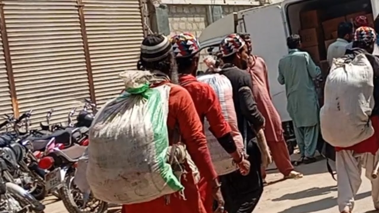 اپنی زکوٰۃ سفید پوش لوگوں کو دیں نہ کہ پروفیشنل گداگروں کو 