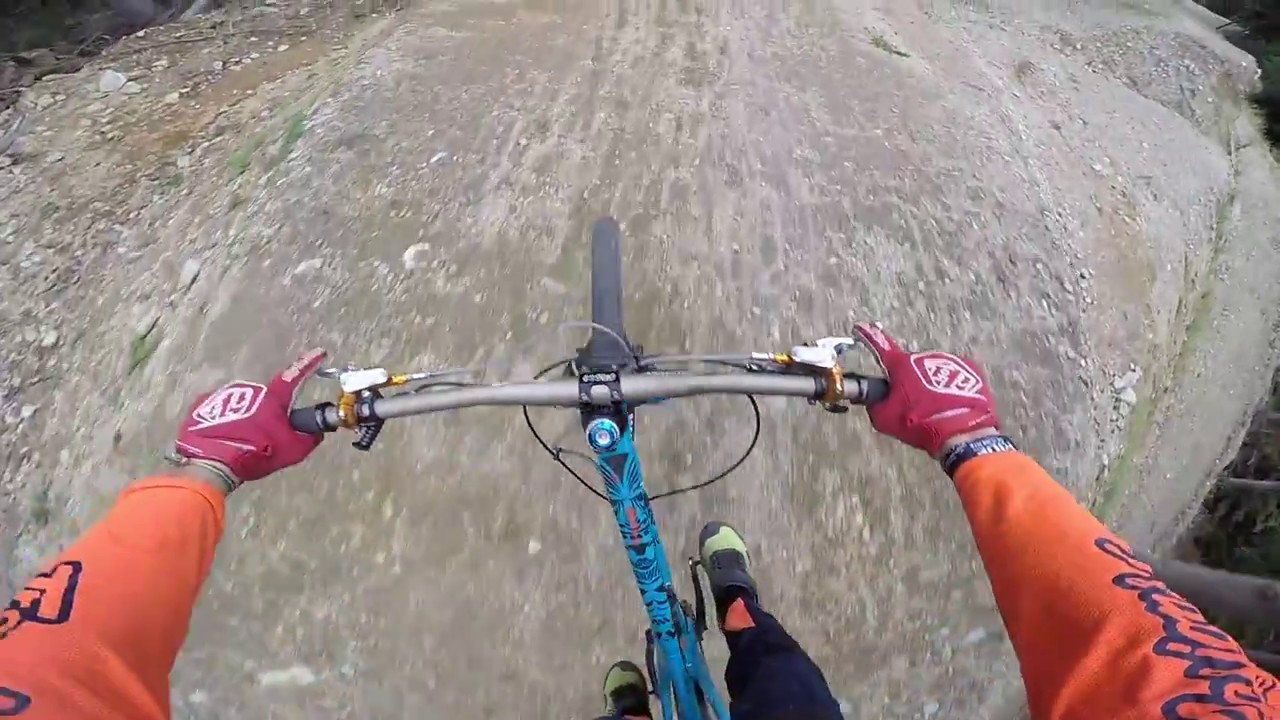 SAUTS &Eacute;NORMES EN VTT ALL MOUNTAIN - DREAM LINE - NZ