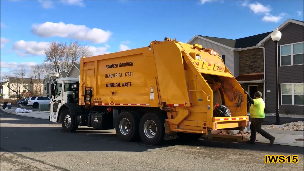The Borough of Hanover, PA • Mack LR Heil 5000 Garbage Truck