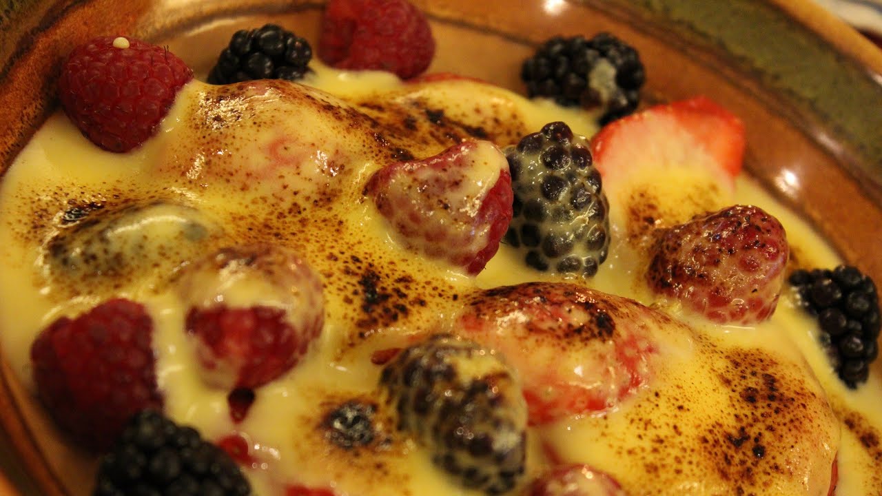 GRATIN DE FRUITS FRAIS, fraises, framboise, Mûres, au Mascarpone - Gourmandises TV