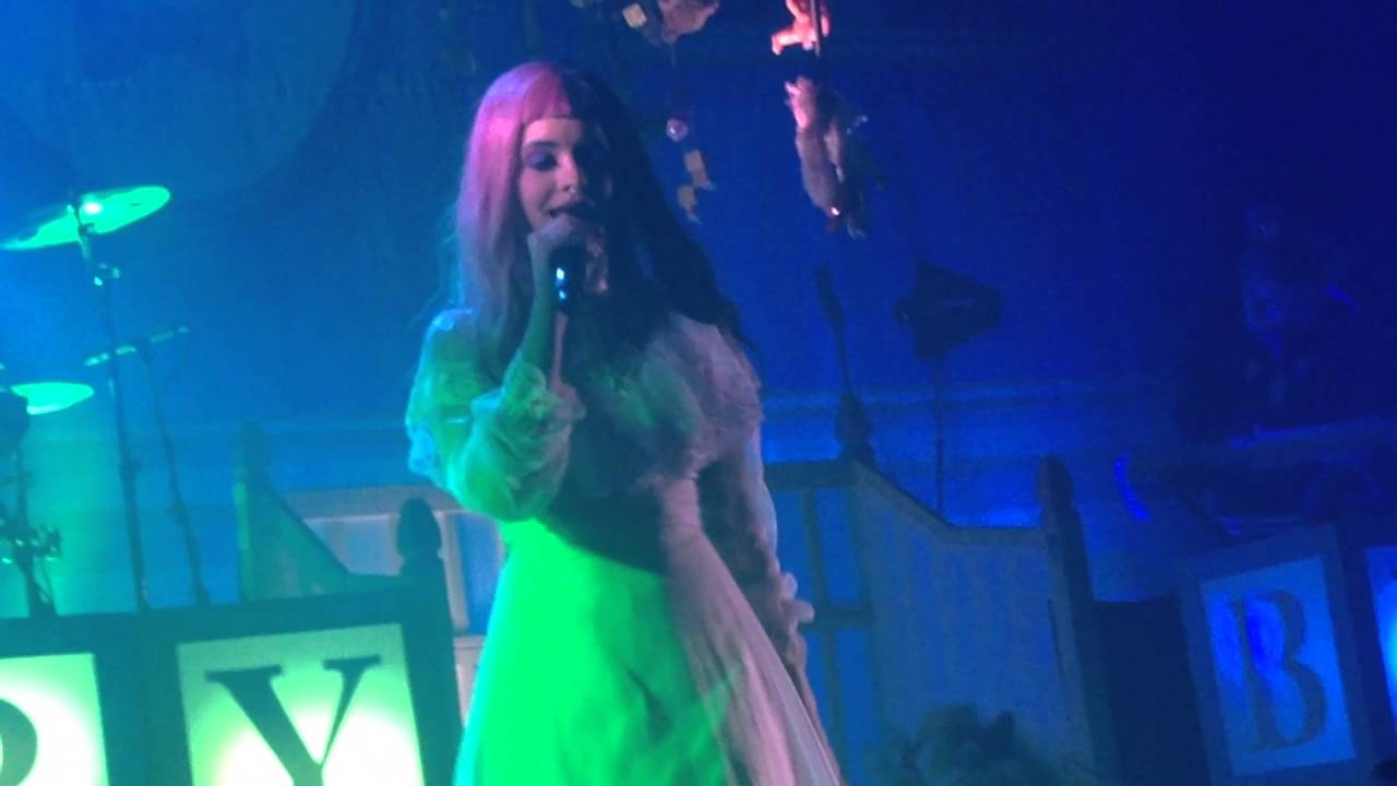 Melanie Martinez - Pacify Her (live)