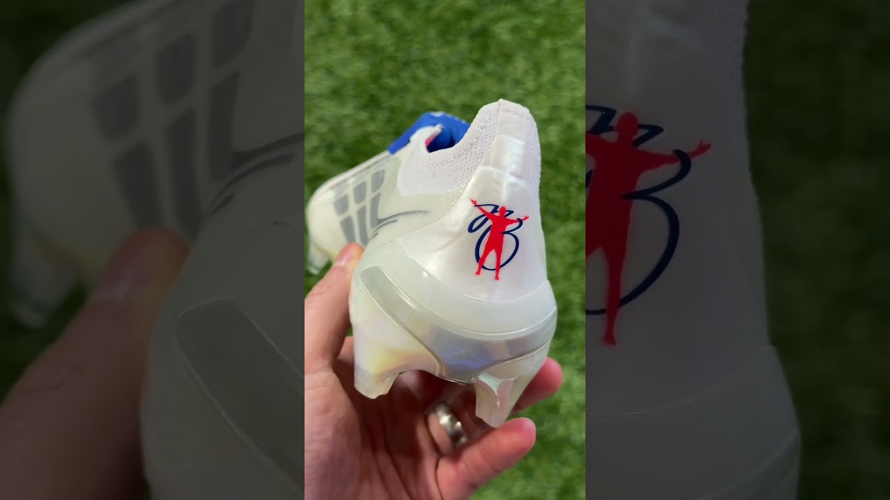 Unboxing Jude Bellingham's NEW football boots for 2026