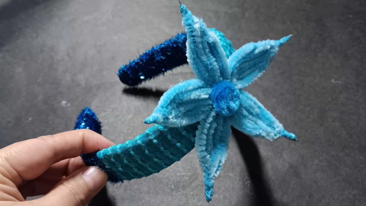 DIY || MAKING A BEAUTIFUL HEADBAND USING CLOTH AND PIPE CLEANER 