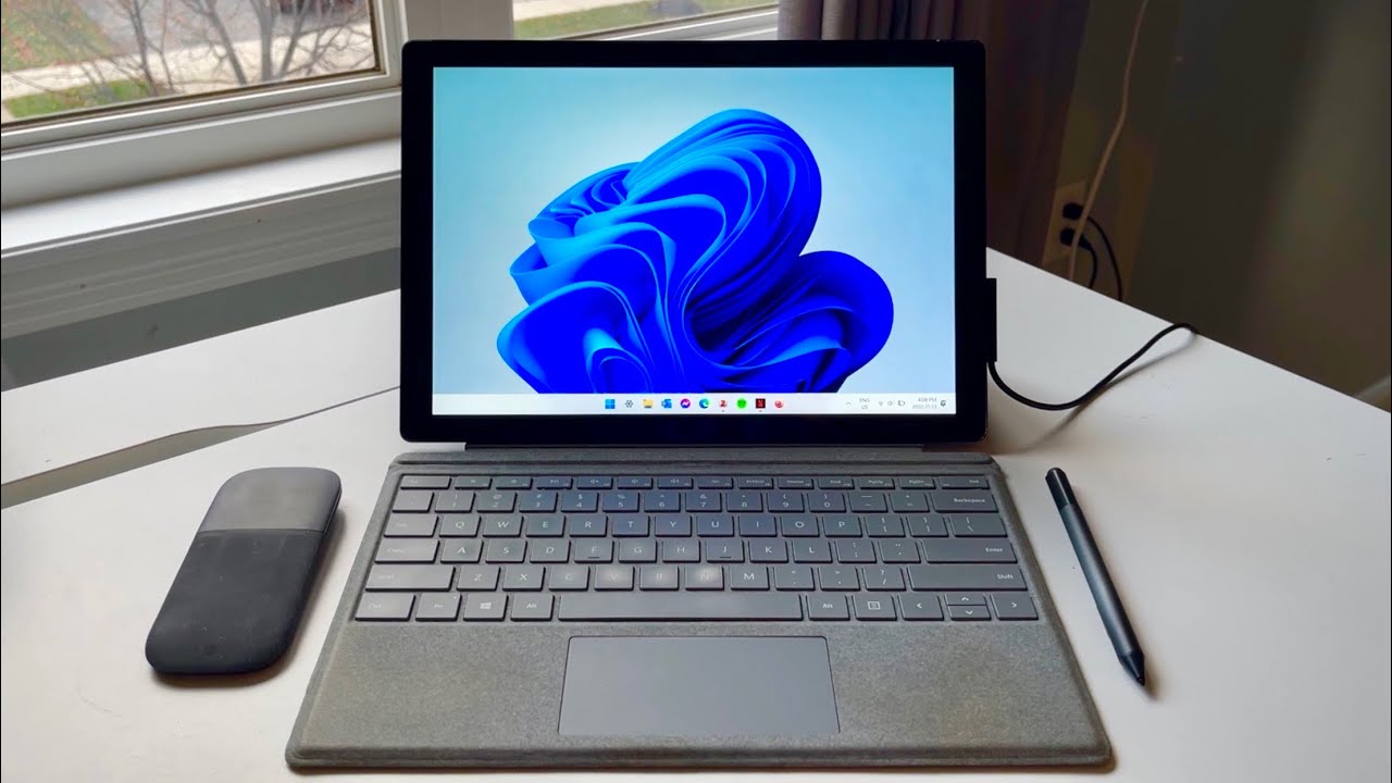 Why the Surface Pro is the Perfect Laptop for Students | student perspective