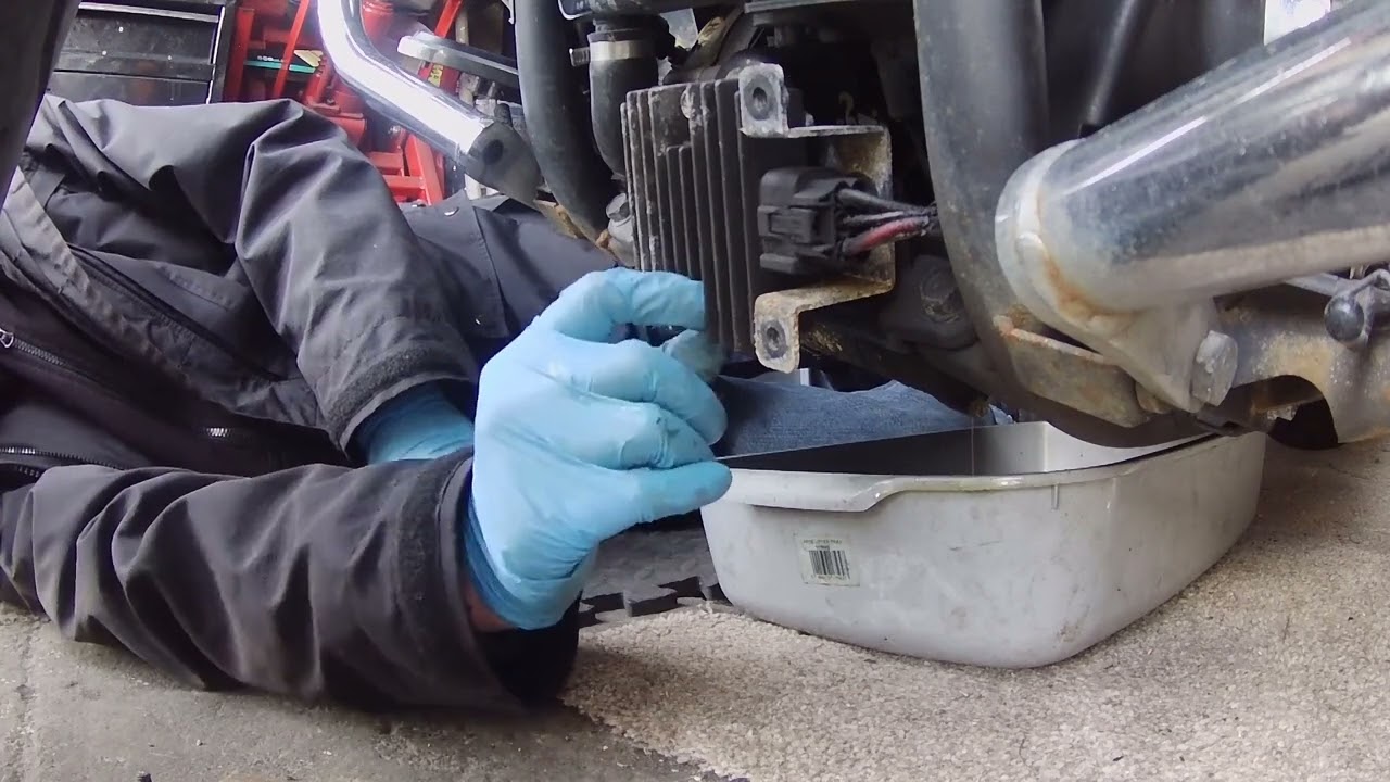 Kawasaki VN900 Oil & Filter Change