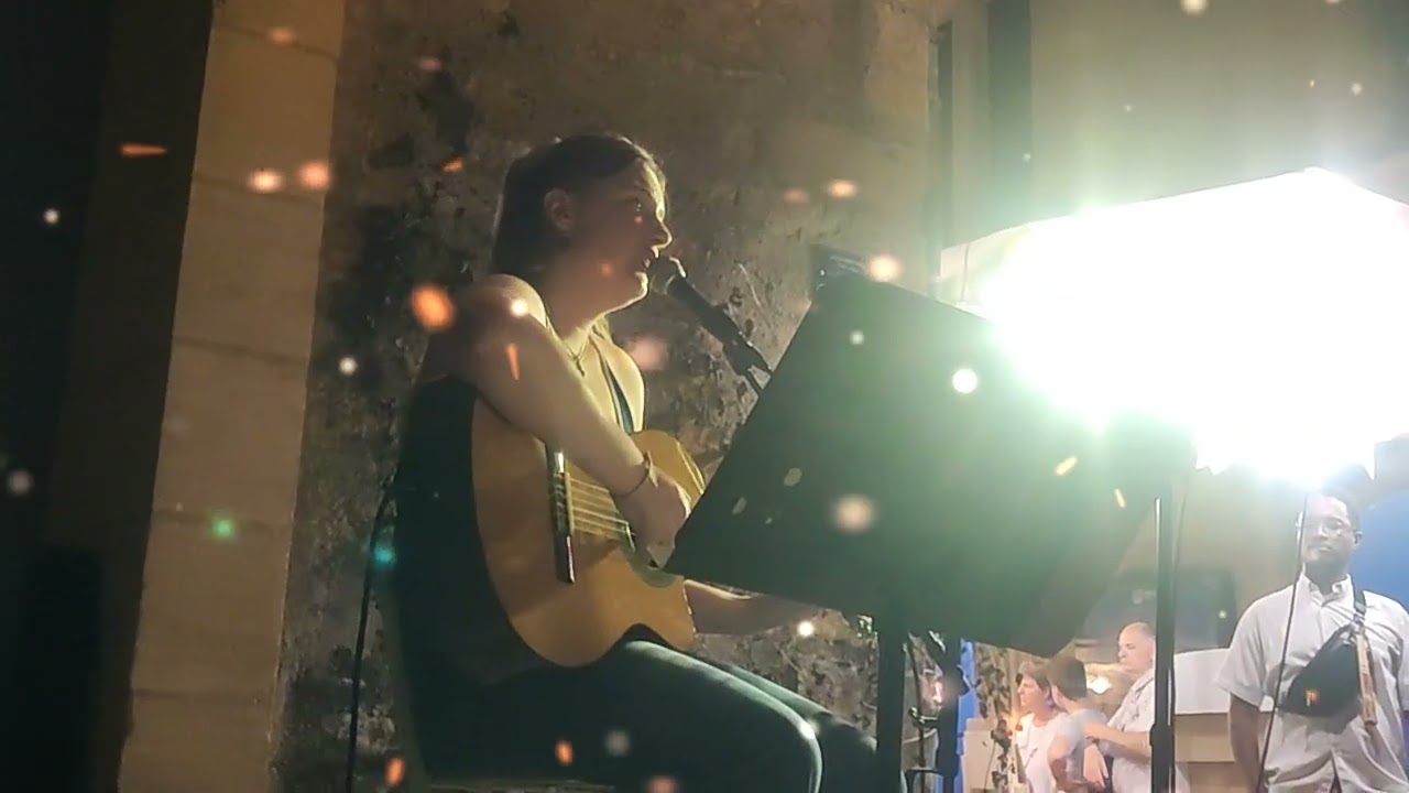 L'encre de tes yeux - Francis Cabrel - voix sublime de Wayra artiste de rue, Sarlat Video Eder 