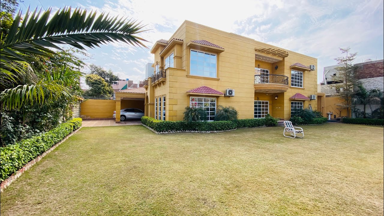 30 Marla Most Beautiful Luxury Brand New House For Sale In Multan