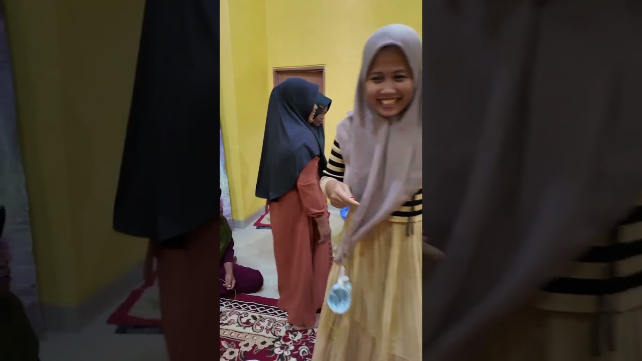 Seru-seruan sambil menunggu buka puasa
