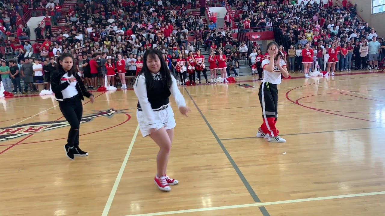 DALLA DALLA Pep Rally Performance