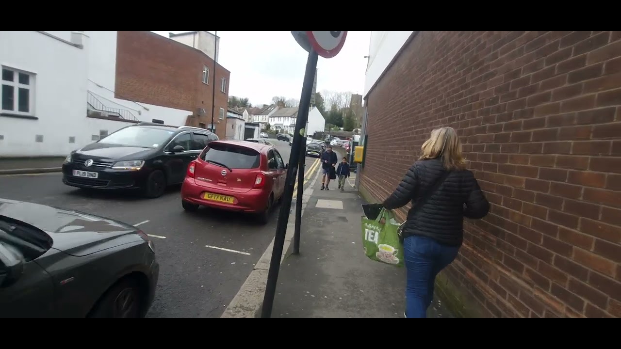 Coulsdon town,Surrey,Another dead end Town
