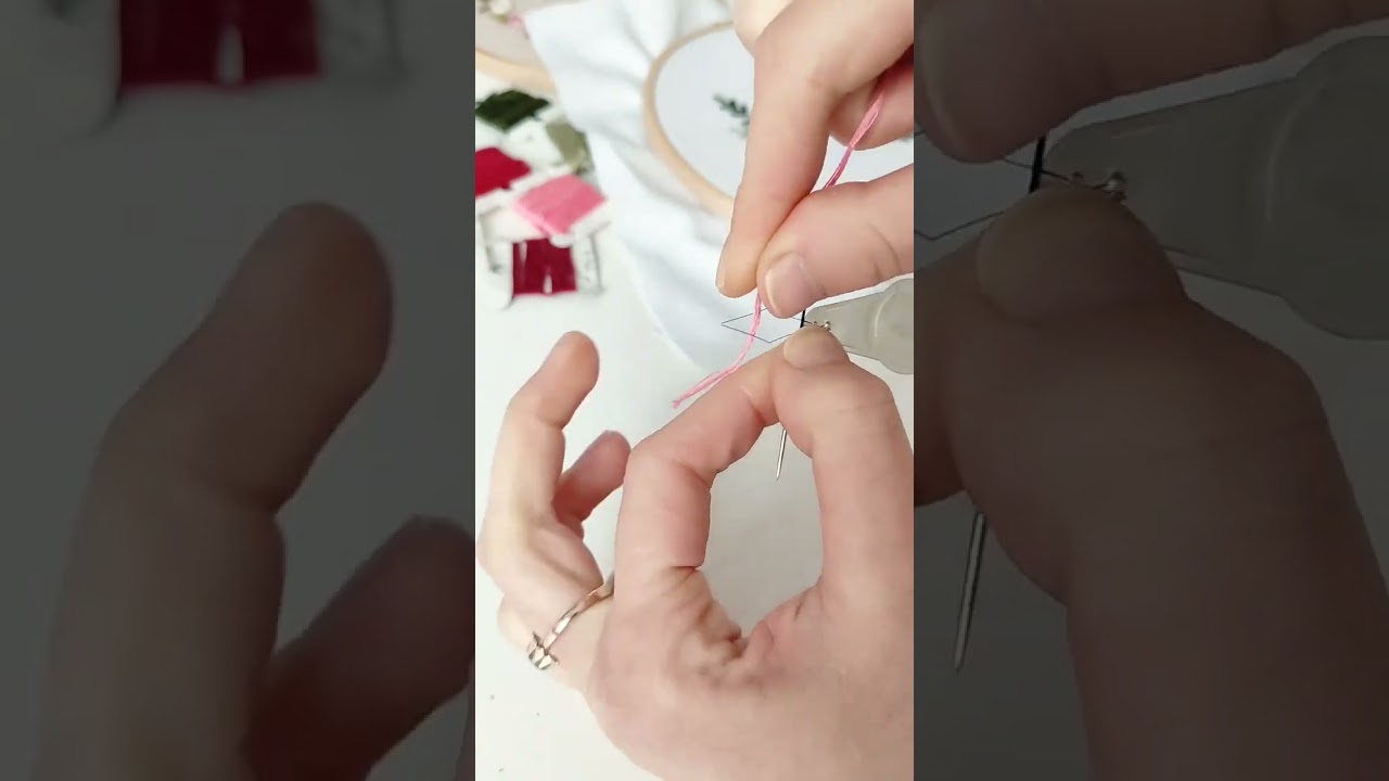 Jak używać nawlekacza do igieł? Nauka haftu dla początkujących. | Hand embroidery tips #shorts