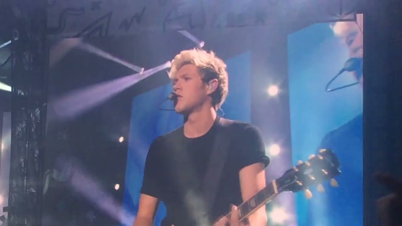 Clouds - One Direction | BC Place, Vancouver | OTRAT 2015 @onedirectionchannel