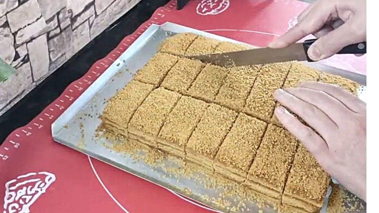 كامل يديروها بالزبدة وانا درتها بكاس زيت🥰تقول باتيسري💥قاطو روس اقتصادية وراقية ليذوقها يحير في بنتها