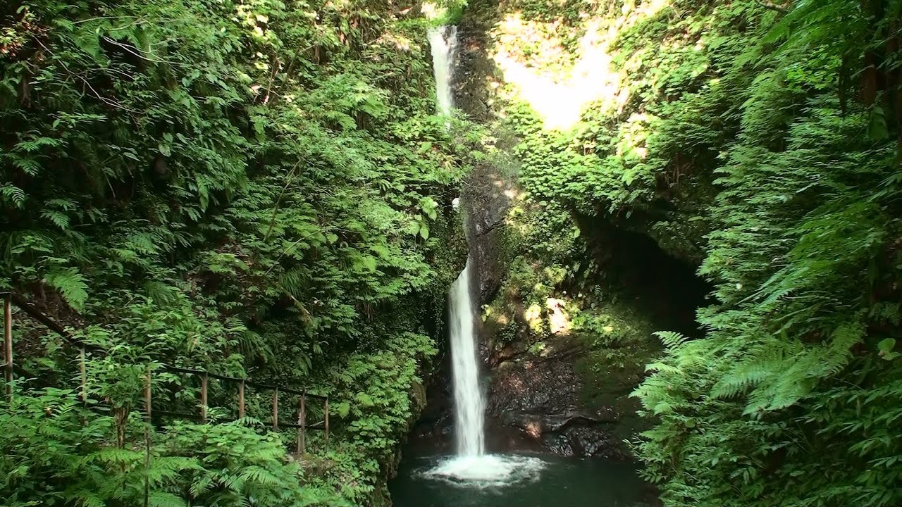 「岩室の滝」 とやまの滝37選 富山県立山町 