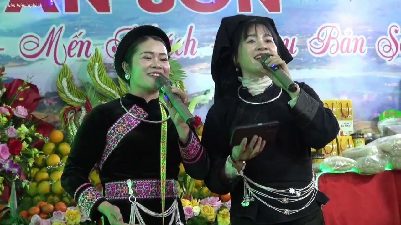 Dân tộc nùng hát quan họ ngày hội trái cây phường chũ