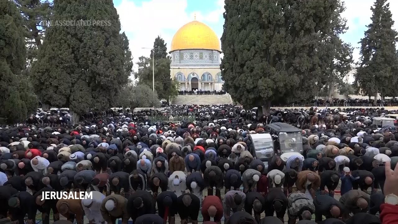 Palestinians pray on first Friday of Ramadan, with some denied entry into Jerusalem