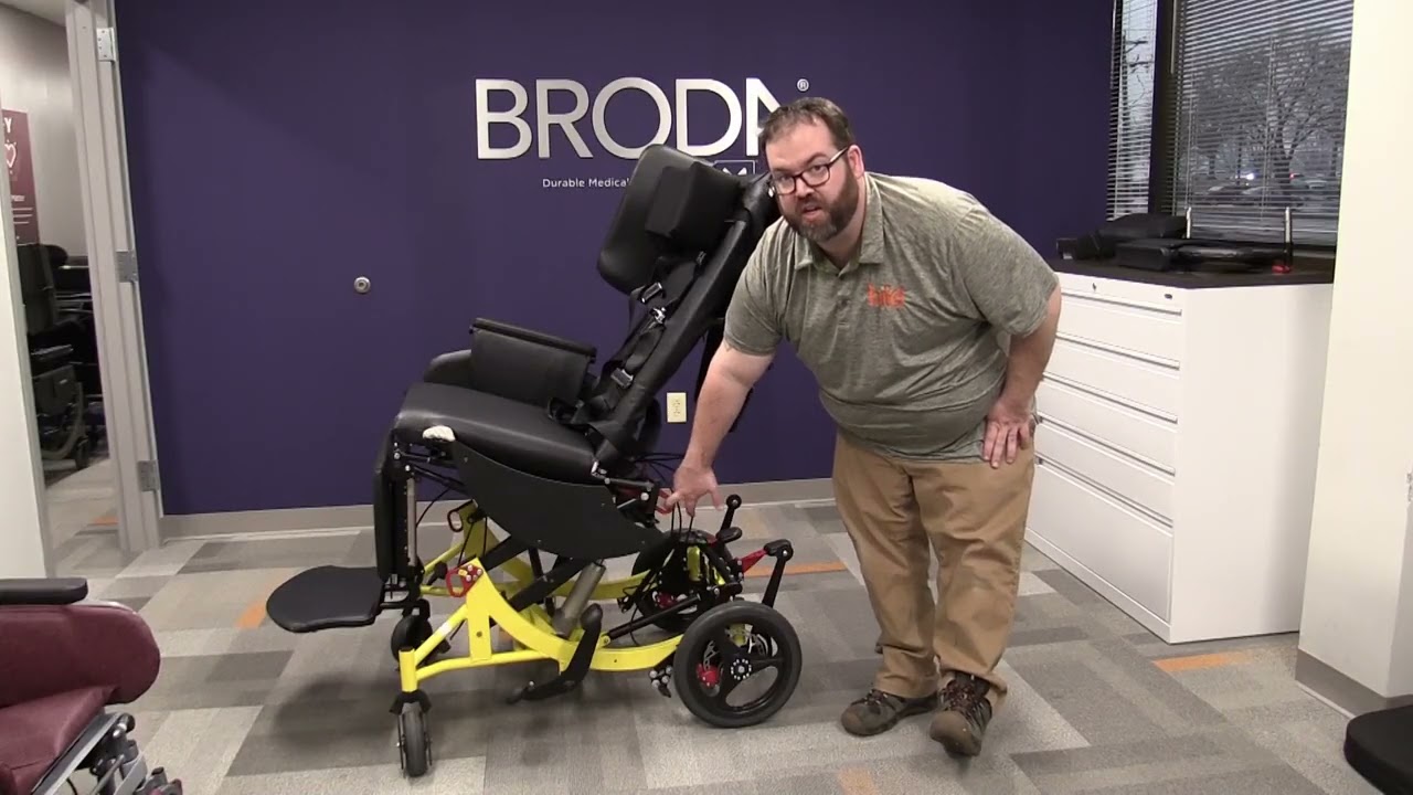 Broda Traversa van transport positioning wheelchair overview