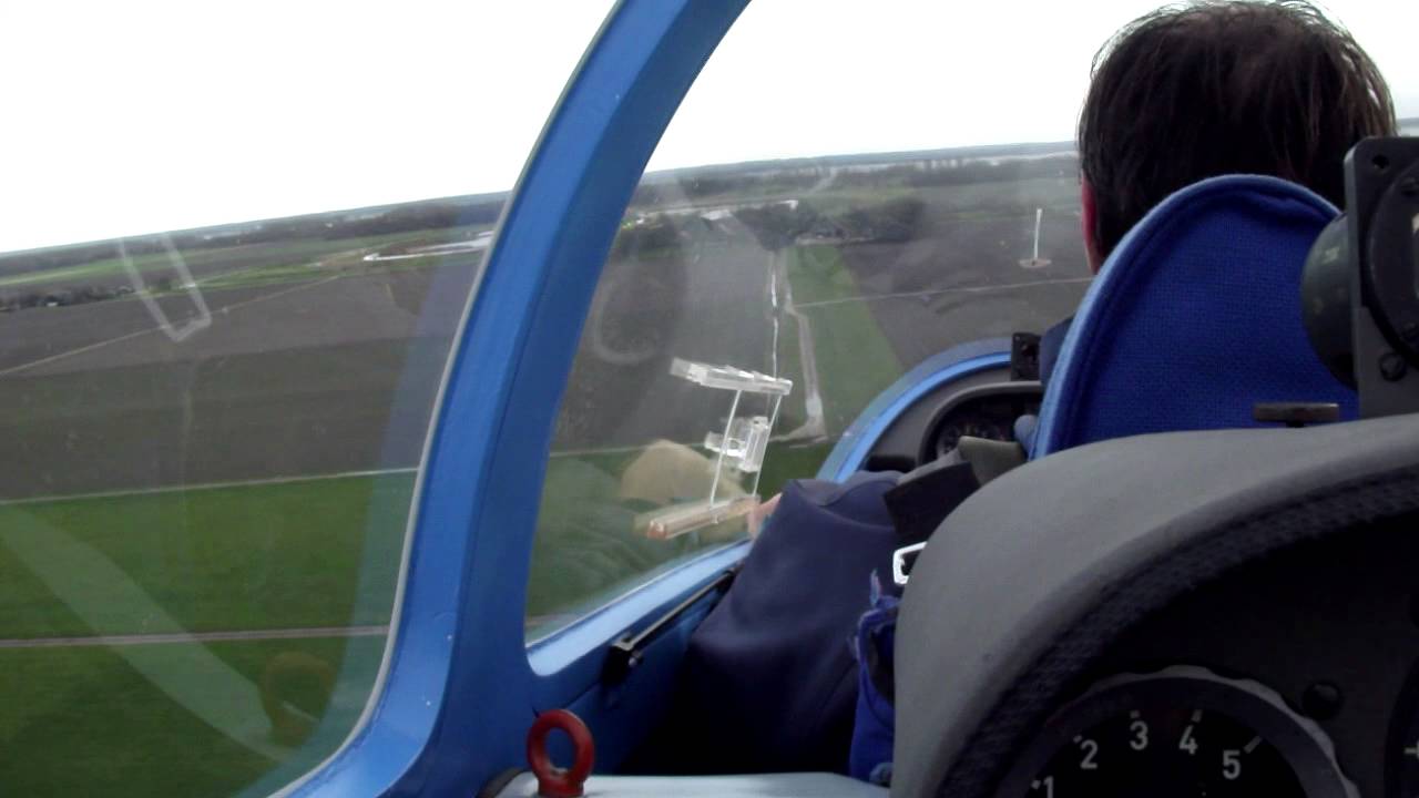 Grob G103a Twin II landing 1-1-2014 - ZcFlevo