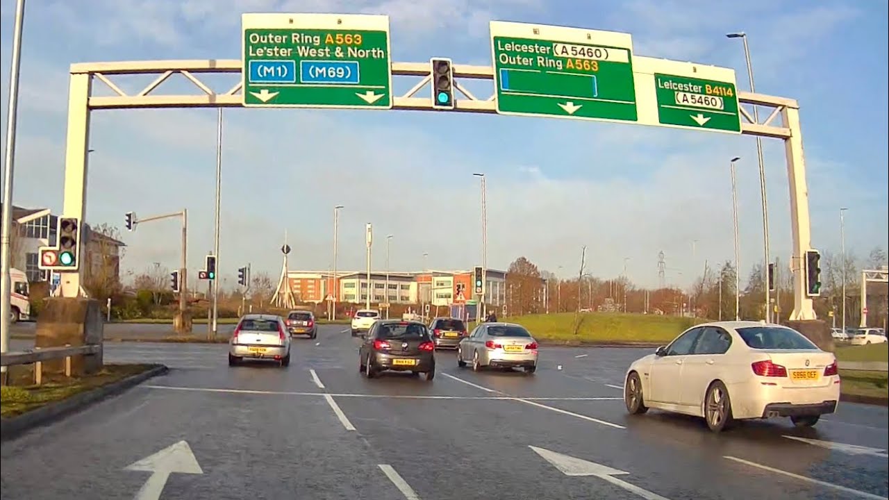 Joining the M1 motorway northbound at J21 Whetstone Interchange Leicester 8/12/23 // dashcam footage