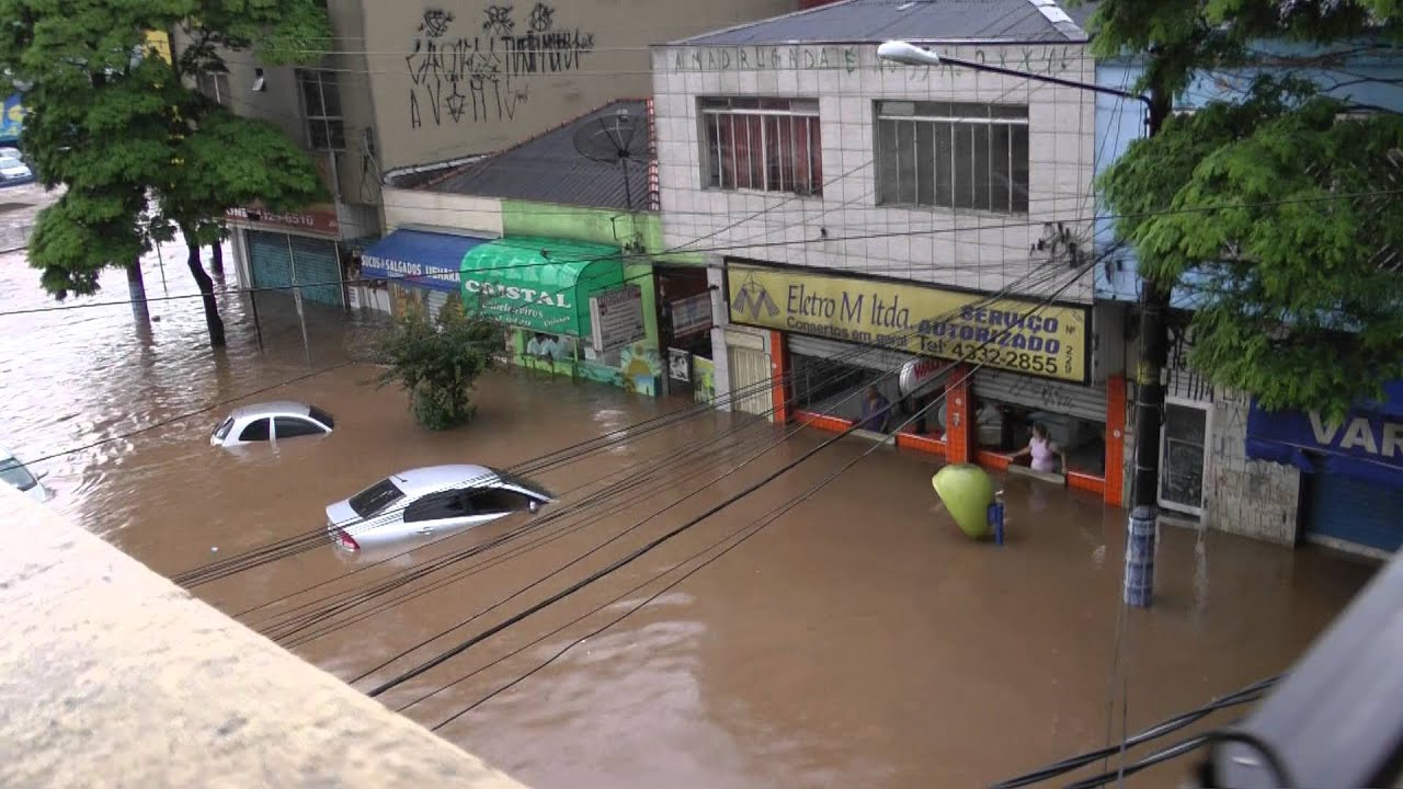 São Bernardo do campo alagado parte 02 enchente centro Rua Rio Branco 17 janeiro 2012