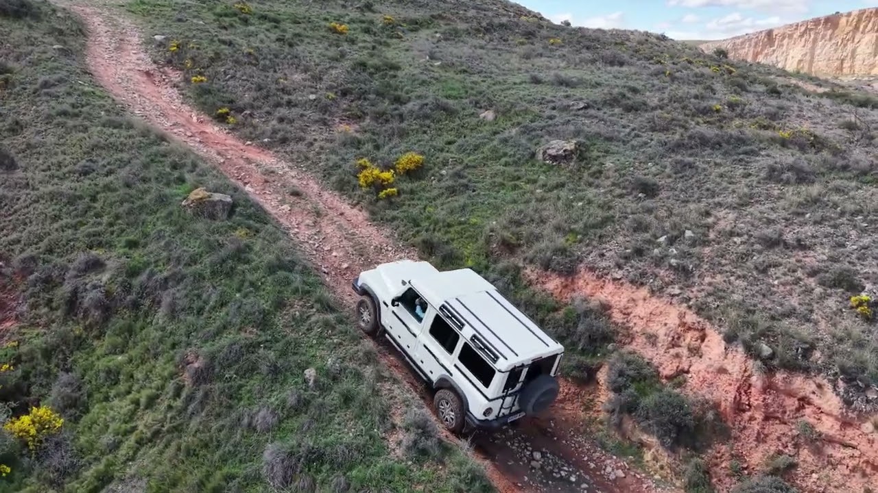 Ineos Grenadier - Dron DJI Air 3S - Circuito Off-Road