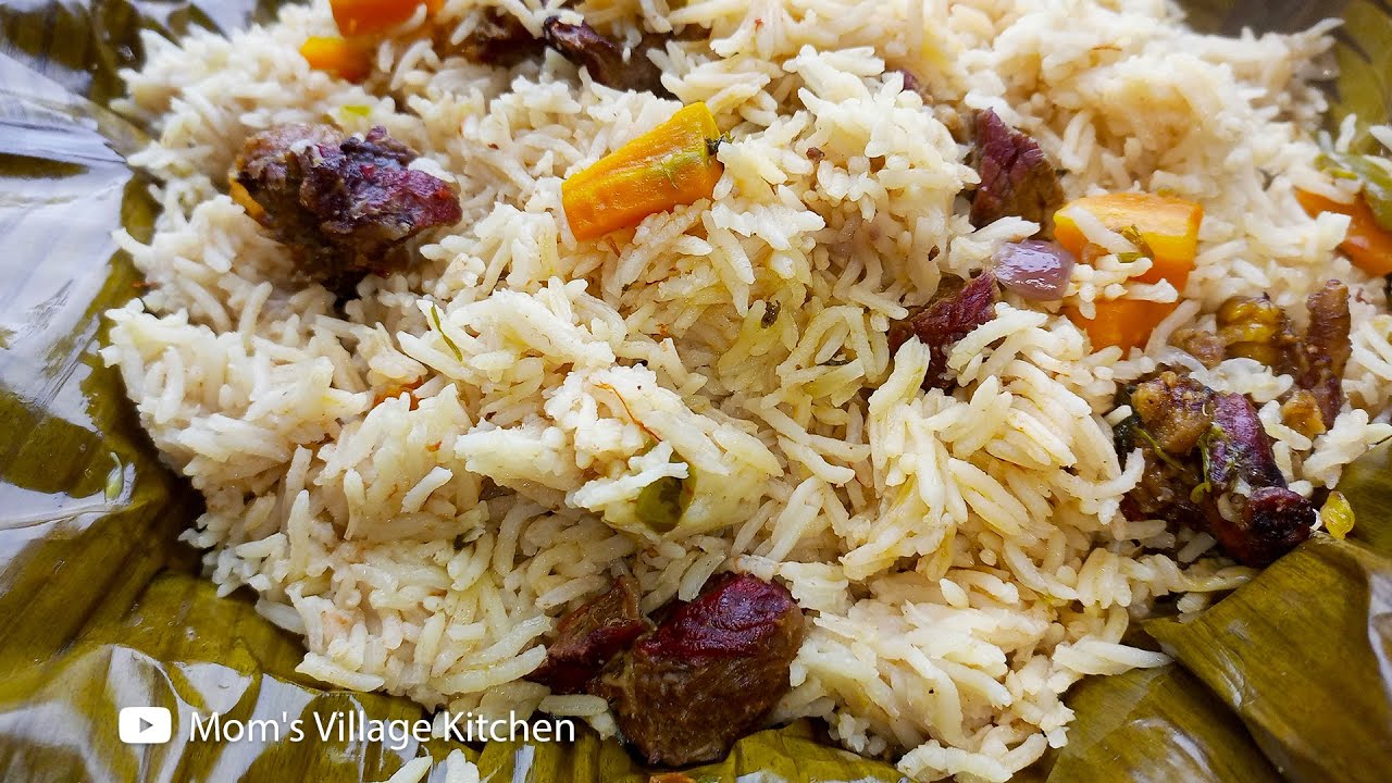 How To Prepare Rice Luwombo with Beef - Okufumba Oluwombo  - African Food - Mom's Village Kitchen