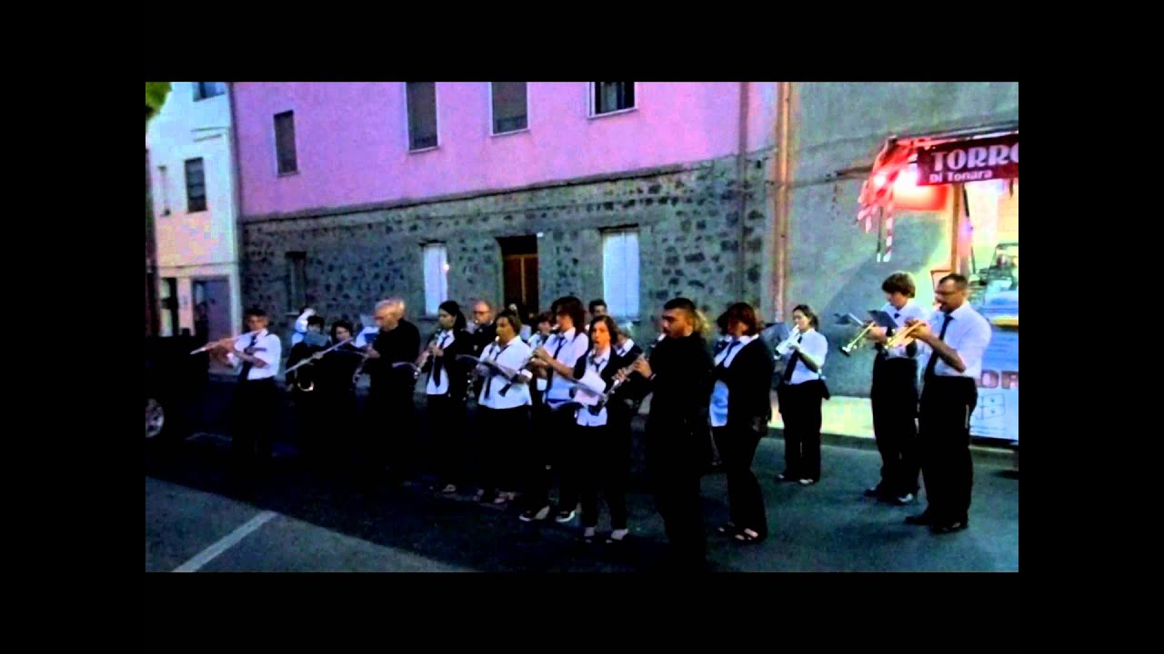 BANDA MACOMER ESIBIZIONE AL PALIO DEGLI ASINELLI MACOMER LUGLIO .2012