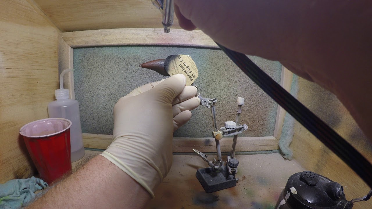 Painting a Rusty crawfish pattern on a 1.5 Squarebill Crankbait