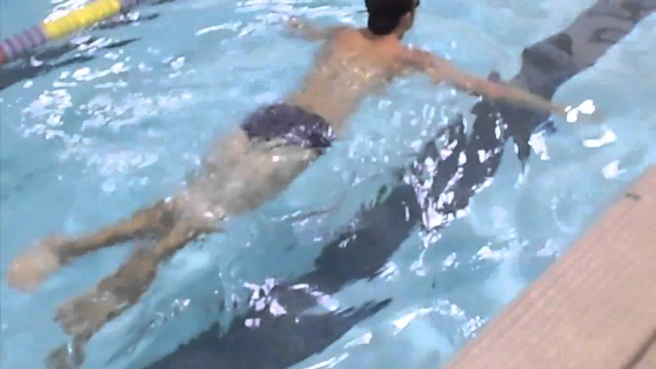 How to Do a Sculling Swim Drill (4 Different Versions)