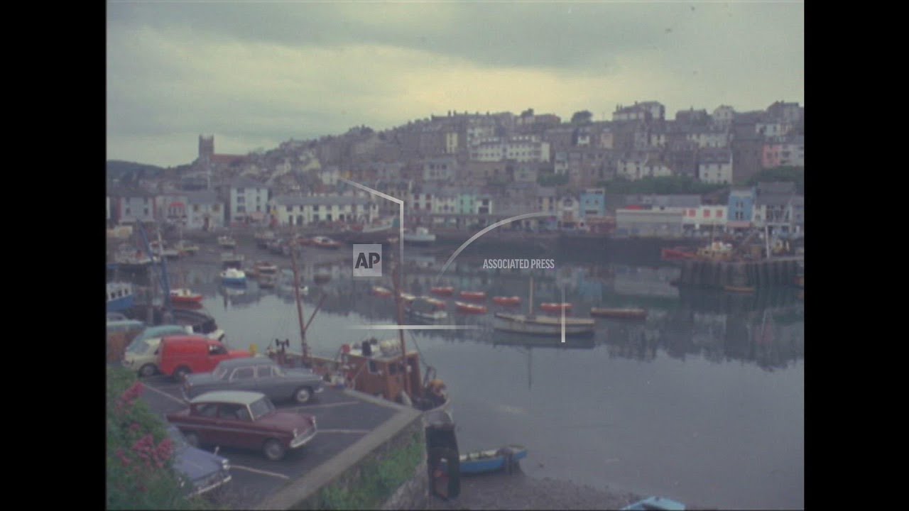 BRIXHAM HARBOUR STOCK SHOTS - COLOUR - NO SOUND