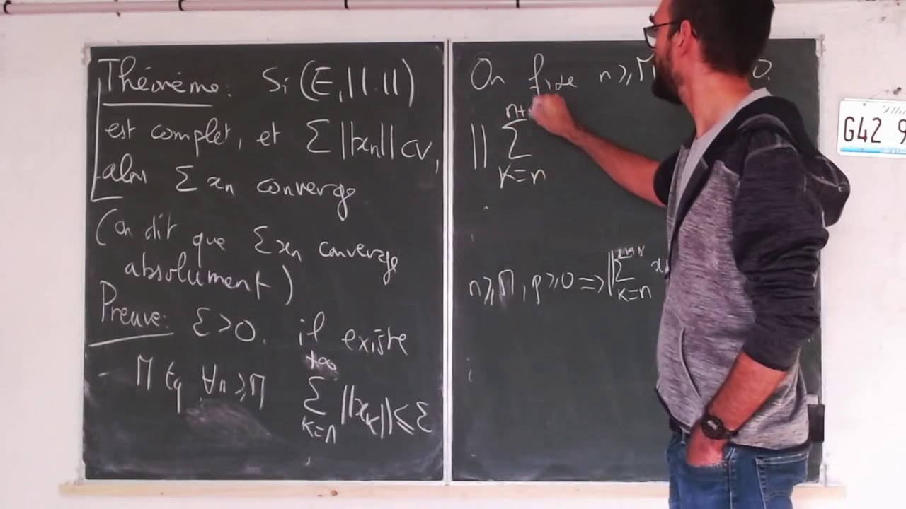 Compl&eacute;tude et series