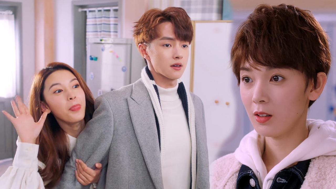 🏂【MOVIE】女扮男裝的女孩承認自己的身份，女裝亮相驚艷所有人，帥小夥被她吸引！ #好看中国电视剧 #爱情