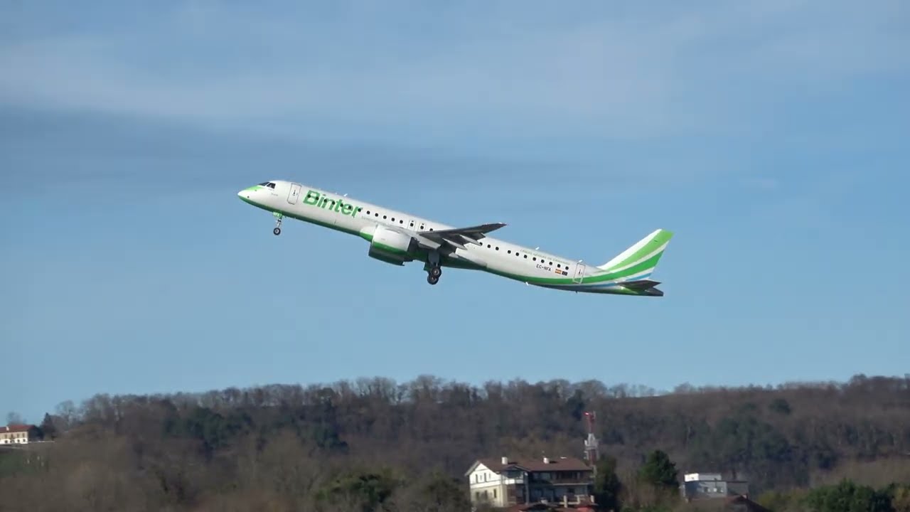 Embraer E195-E2 -Binter Canarias- (EC-NFA) Despegue pista 22 San Sebastián