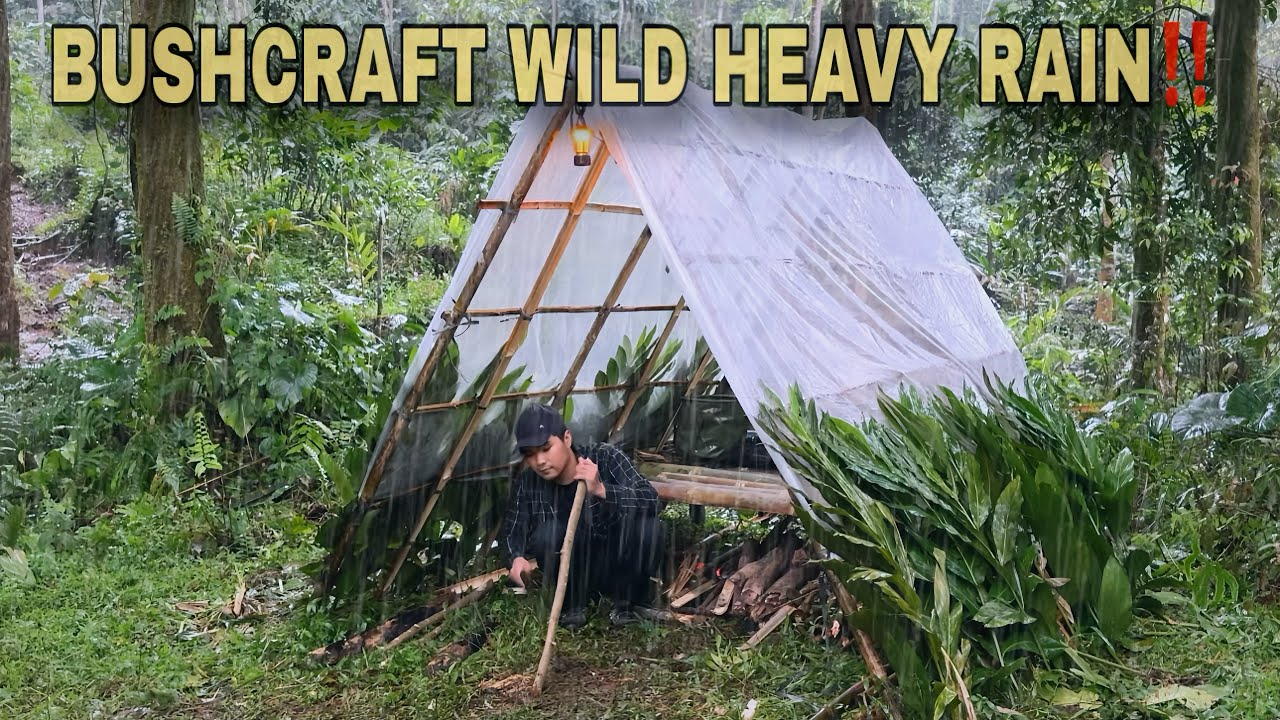 WILD HEAVY RAIN‼️ Building a Bushcraft Shelter During Heavy Rain and Violent Thunderstorm