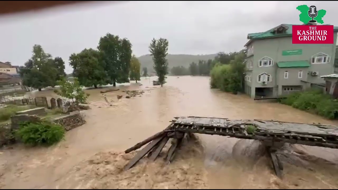 Kashmir On High Alert Jhelum River Water Level Rising, Schools Closed As Flood Threat Looms