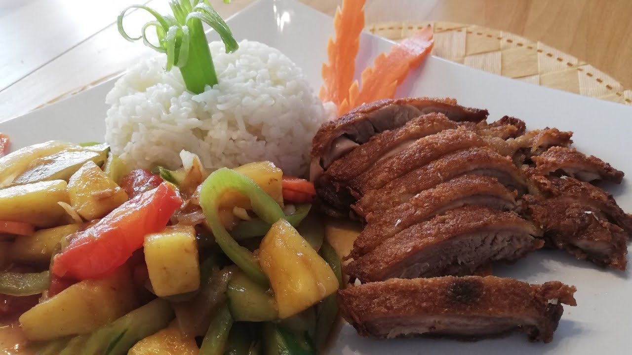 Ente knusprig Thailändische süß sauer Gemüse.