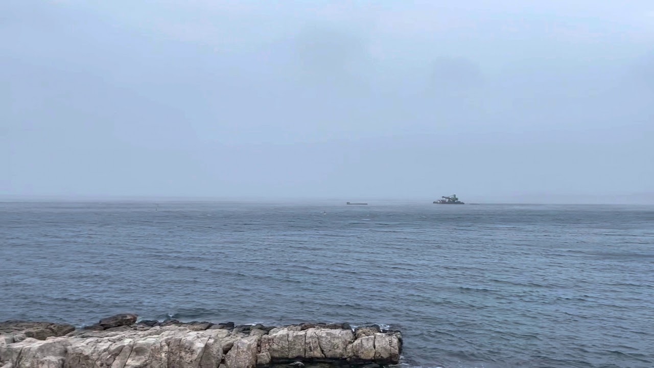 Κακοκαιρία Μήδεια : Πειραϊκή 15.2.2021 - Χιονόπτωση με τη θαλασσα να αχνίζει ( Θαλάσσιος Καπνός )
