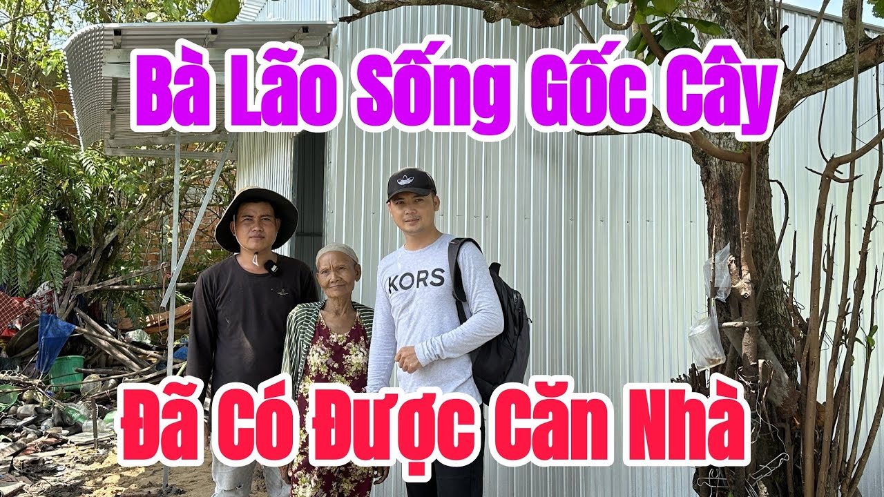 Hôm nay Bà Lão Sống Gốc Cây đang rất vui mừng vì căn nhà mơ ước sắp xong